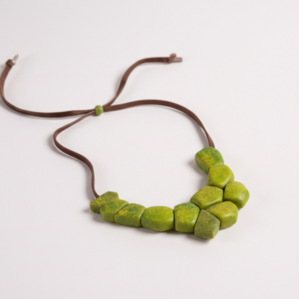 COLLAR TAGUA ROCA MATE