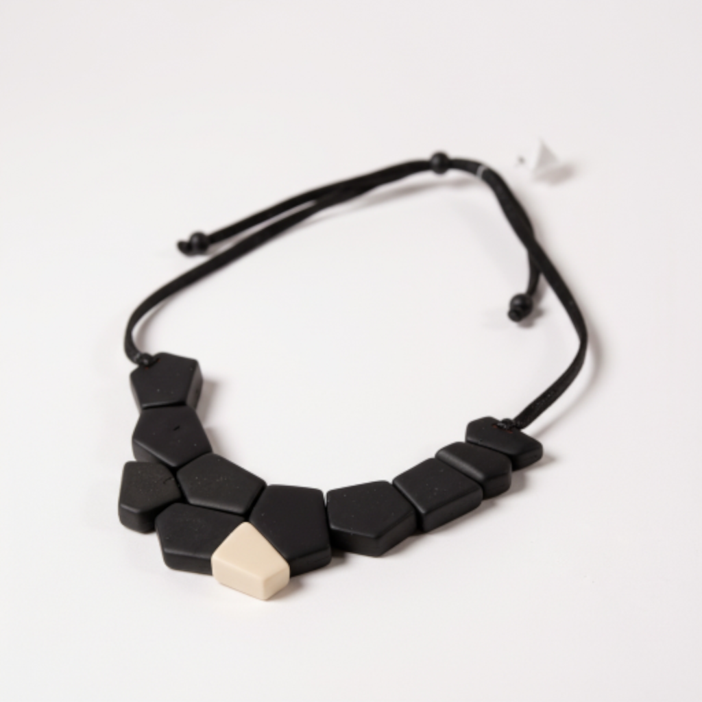 COLLAR TAGUA ROCA MATE